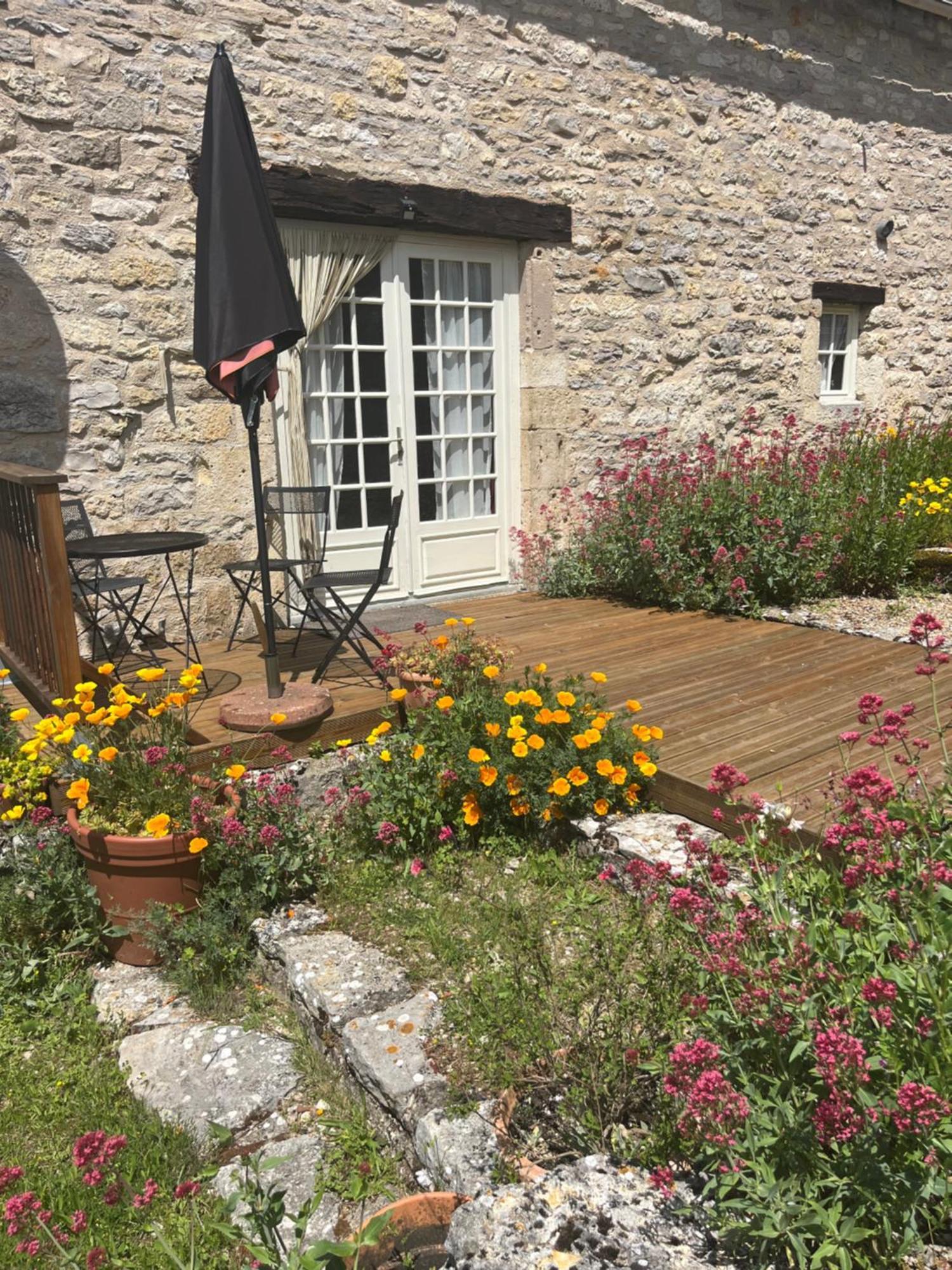 Les Gites Perard Caylus 외부 사진